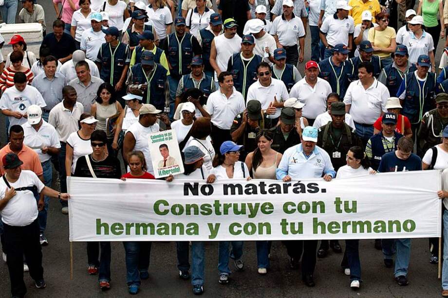 Una de las principales consecuencias del Acuerdo de Paz ha sido la disminución de homicidios en todo el país. / EFE