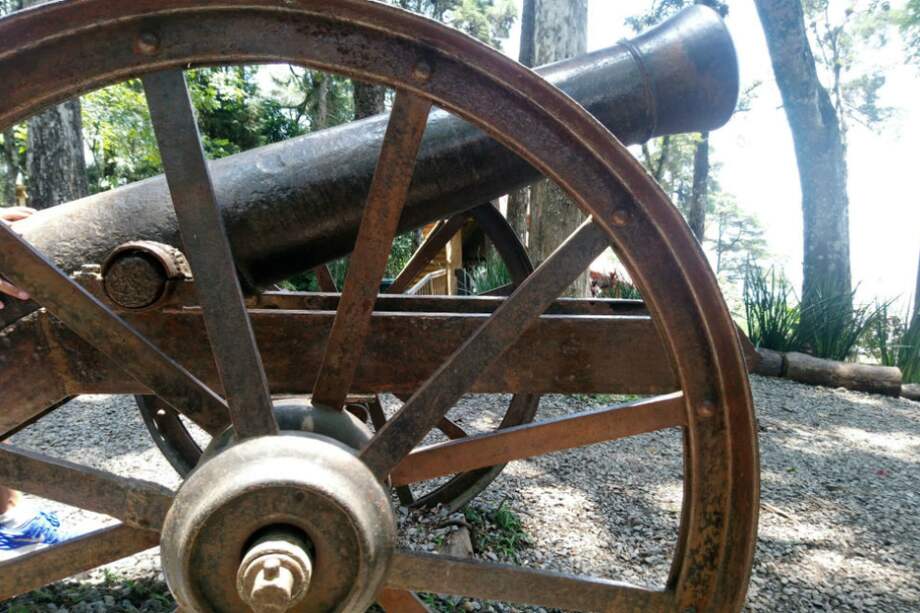 Uno de los cañones de la zona histórica en el cerro del Borrego en el municipio de Orizaba, en el estado de Veracruz, México. En la parte más alta del Cerro del Borrego, un grupo de soldados franceses sorprendió en la oscuridad de la noche a un batallón de entre 700 a 2.000 soldados / EFE
