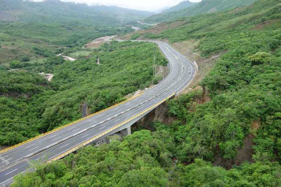 Panorámica del tramo Guaduas - Puerto Salgar, inaugurado ayer. / Cortesía.