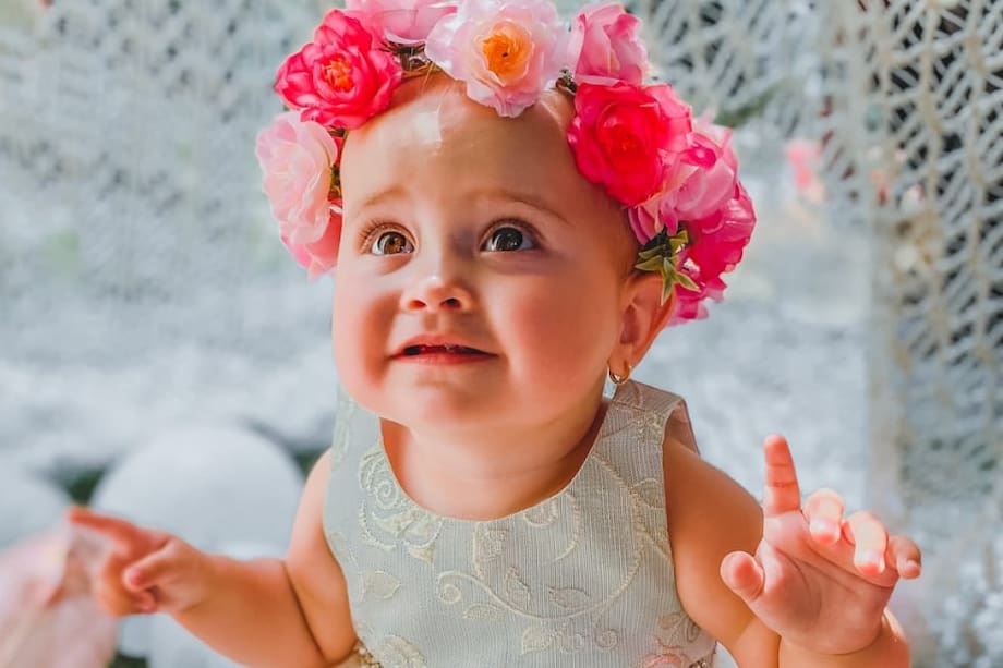 Si buscas un nombre lindo, relacionado con la naturaleza, te traemos 15 nombres para niña inspirados en las flores.