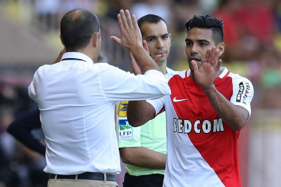 Radamel Falcao junto a Leonardo Jardim. Foto: AFP