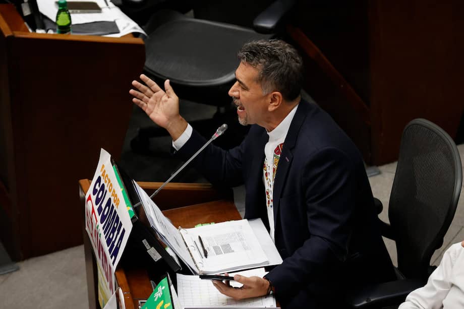 El alto tribunal resolvió una demanda presentada por el partido político Ingrid Betancourt, con la que decía que el político no debía ocupar la curul que dejó vacante Humberto de la Calle.