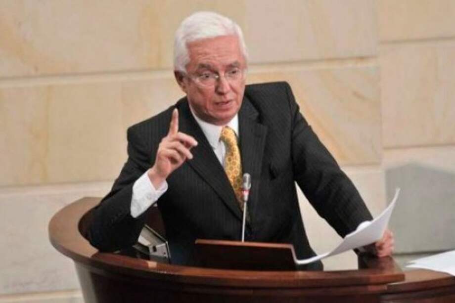 Denuncian acuerdo militar de Colombia con la Unión Europea