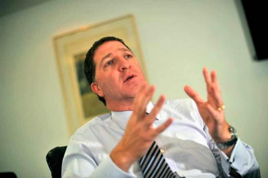 Nuevamente critican al presidente de la ETB por no asistir a debates del Concejo