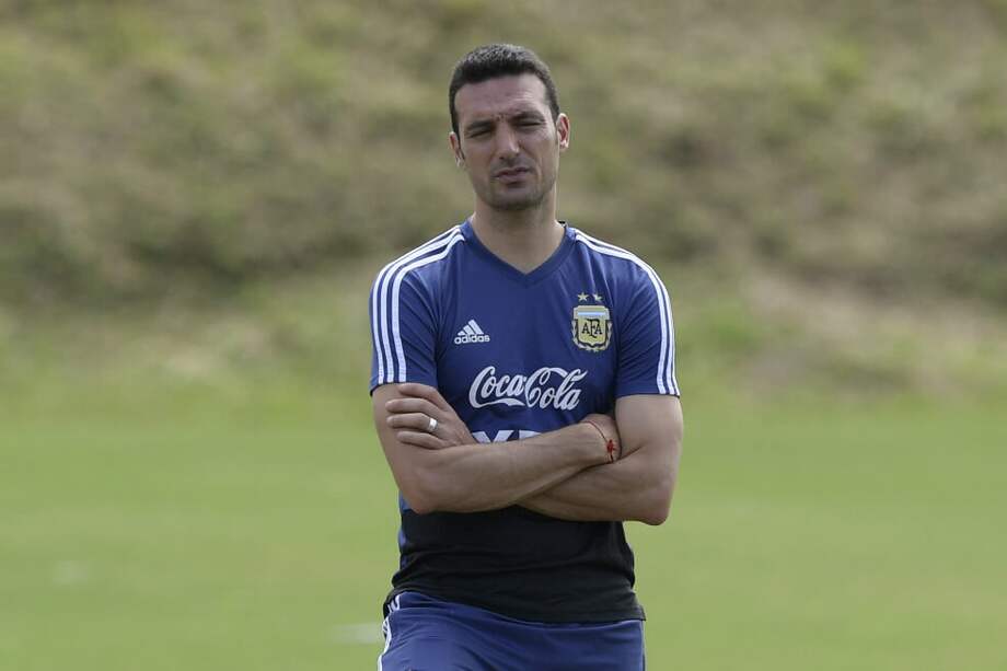 Lionel Scaloni, entrenador de Argentina, durante un entrenamiento en Brasil, donde se juega la Copa América. / EFE