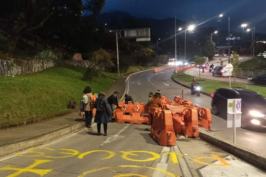 Manifestación en calle 26 con carrera 4.