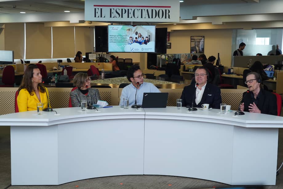 Expertos en educación consideran que este modelo podría revolucionar la forma en que se imparten conocimientos a los niños mientras cursan sus estudios.