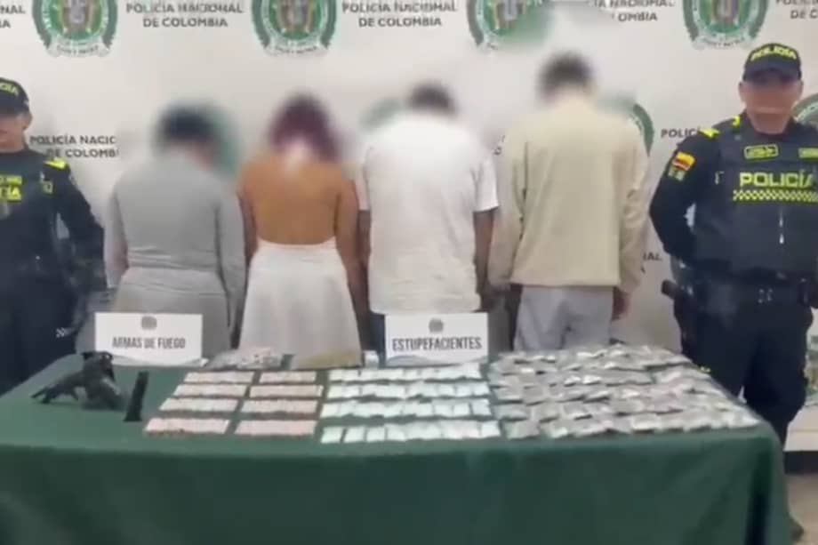 La Policía reaccionó y capturó a cuatro personas; uno de los sospechosos intentó escapar por una terraza.