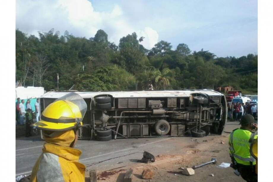 Una niña muerta y 20 heridos tras accidente de tránsito en Silvania, Cundinamarca