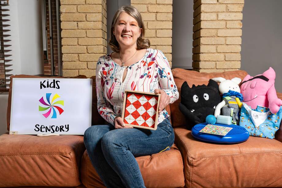 Ella es Martha Bernhard, la emprendedora que a partir de su marca kidssensory, apoya procesos terapéuticos en niños con problemas físicos, sensoriales y cognitivos.