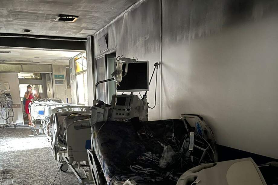 El incendio dejó inhabilitadas 27 camas UCI adulto y 10 camas UCI pediátricas.
