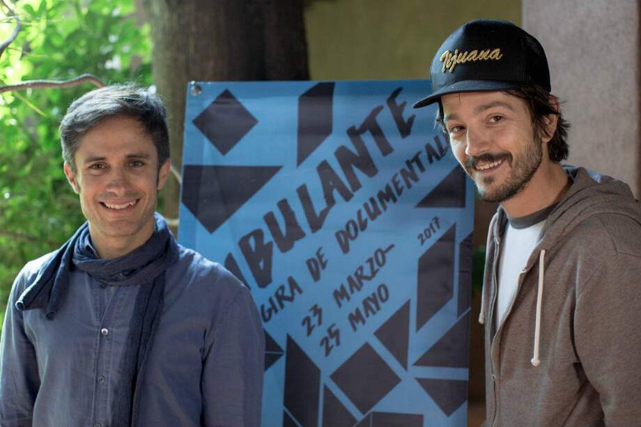 Los actores mexicanos Gael García Bernal y Diego Luna. / Tomada de la cuenta de Twitter @GaelGarciaB