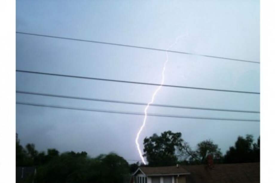 Descarga eléctrica afectó a 15 trabajadores en el sur del Huila