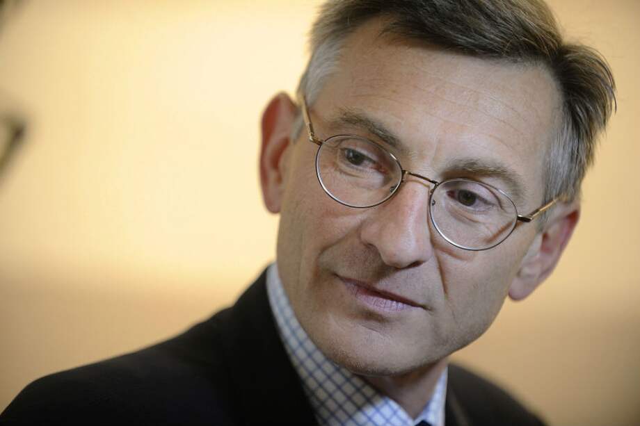 Diputado francés dice que "quizá Hitler no mató suficientes gitanos"