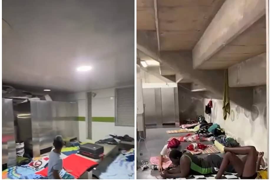 Los niños tuvieron que dormir sobre colchonetas en baños.