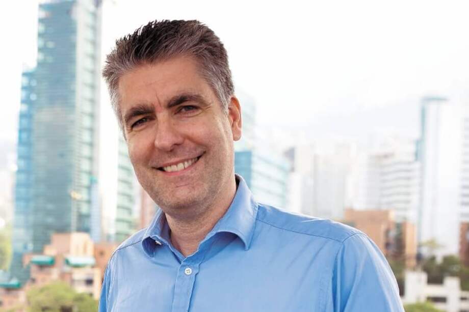 Jeremy McDermott, cofundador de Insight Crime y quién lideró la investigación contra “Memo Fantasma” (recuadro). / Revista Semana