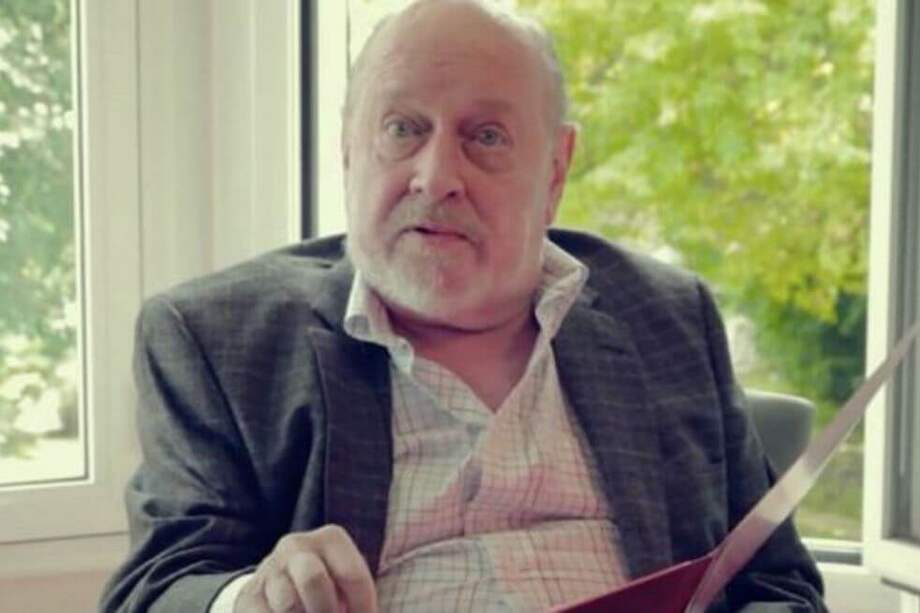 Marcos Mundstock no pudo asistir al Congreso por problemas de salud. Su intervención fue proyectada por medio de un video en el enumeró una serie de reclamos hacia la Real Aacademia Española. / Cortesía