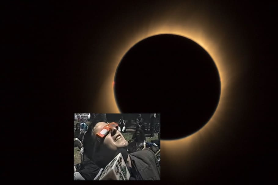 El eclipse total de sol de 1998 duró aproximadamente 4 minutos.