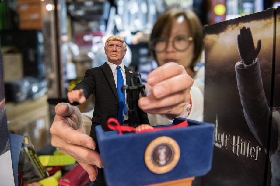 Fabrican en Hong Kong un muñeco de Donald Trump