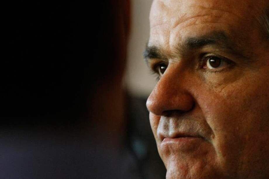 Óscar Iván Zuluaga salió del país a presentar recurso ante CIDH por hermano de Uribe