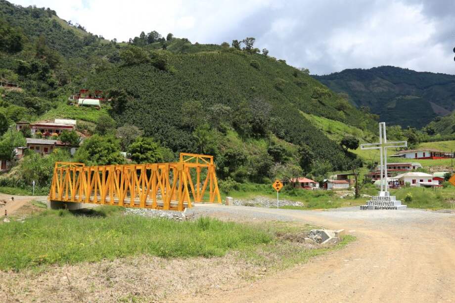 Ya se hizo la reparación de seis puentes vehiculares y seis peatonales. / Cortesía