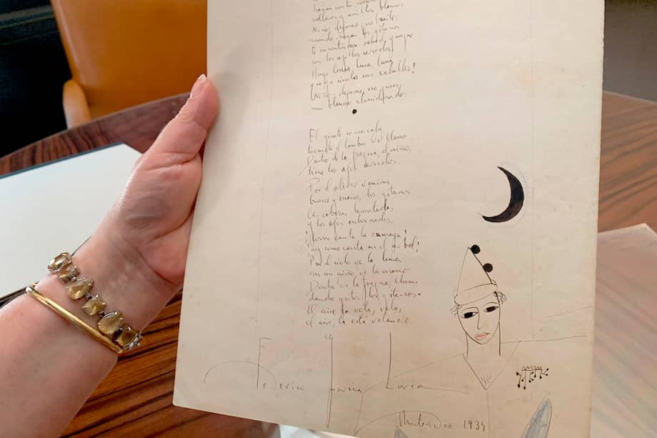 El manuscrito del poema "Romance de la Luna Luna" se ha conservado en perfecto estado, a excepción de un ligero amarilleo por el paso del tiempo. La hoja se vendió en el marco de una subasta de manuscritos y libros ilustrados.
