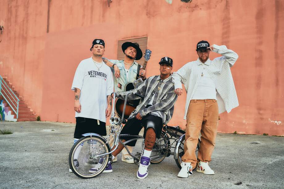 El grupo está listo para su próxima gira "Los Muchachos US Tour", que los llevará por las principales ciudades de los Estados Unidos.