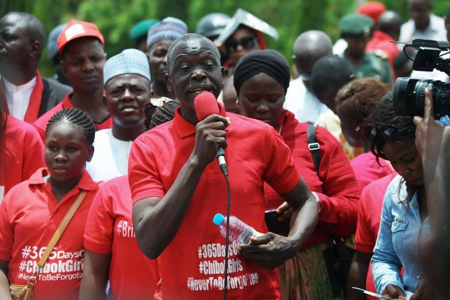 Cientos de personas participan en una protesta organizada por el movimiento "Bring Back Our Girls" ("Devuelvan a nuestras niñas") en Abuja, Nigeria. / EFE