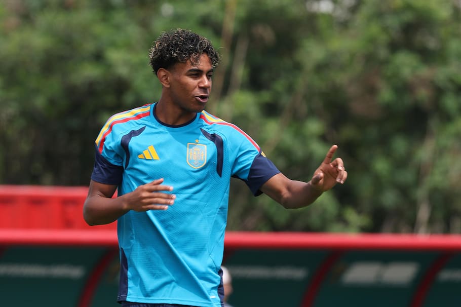 FOTODELDÍA - ZAPOPAN (MÉXICO), 25/06/2026.- El delantero de la selección española de fútbol Lamine Yamal, durante el entrenamiento que se celebra este jueves en el Sports Arena, en Zapopan, previo al último partido de la fase de grupos que disputarán ante Uruguay. EFE/Alex Cruz