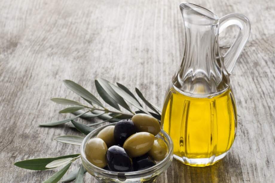 Cuatro formas para aromatizar tu aceite de oliva