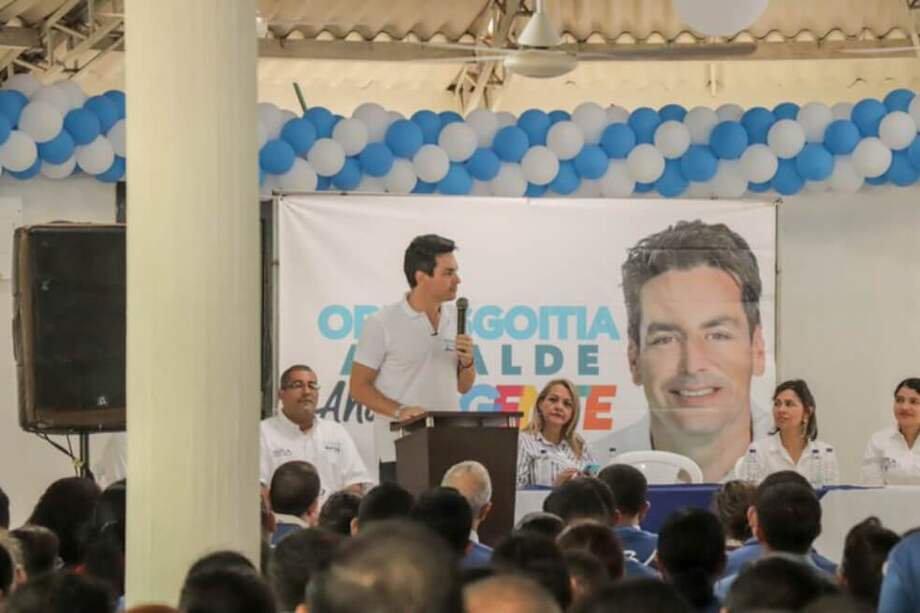 Carlos Ordosgoitia ha recibido aval tanto del partido Conservador como el Liberal. / Tomada de @caordosgoitia