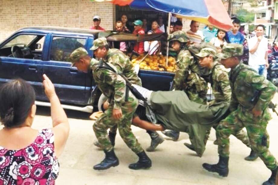 A mediados de julio de 2017, los pobladores y los uniformados desmontaron las trincheras de Argelia. / Archivo particular