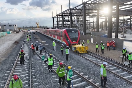 Segundo tren del metro ya está en Patio Taller, pero hay retrasos con los rieles
