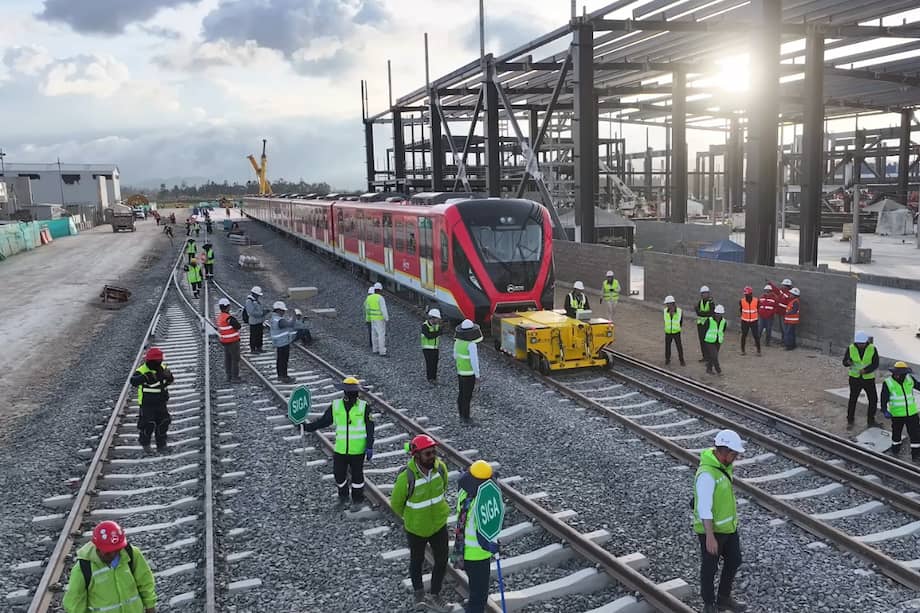 El primer tren del metro de Bogotá lo armaron en el patio taller el 11 de septiembre de 2025.