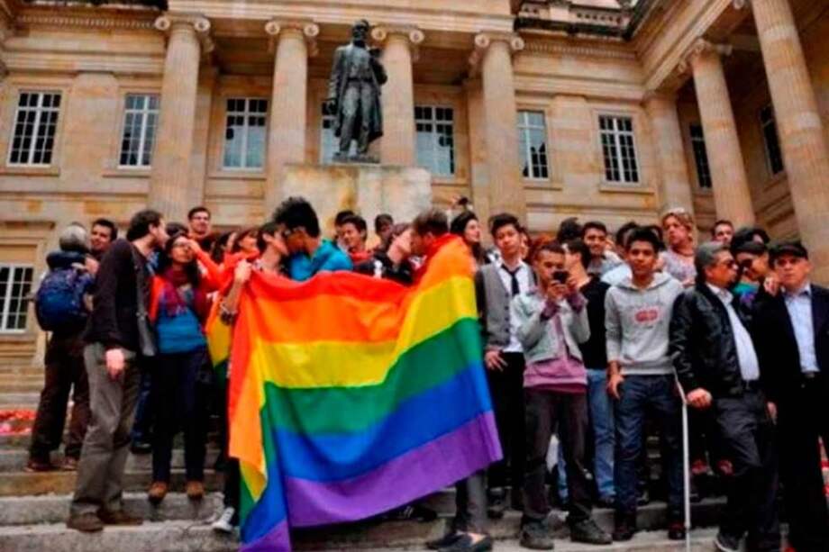 Piden que se investigue a juez que formalizó matrimonio gay en Bogotá