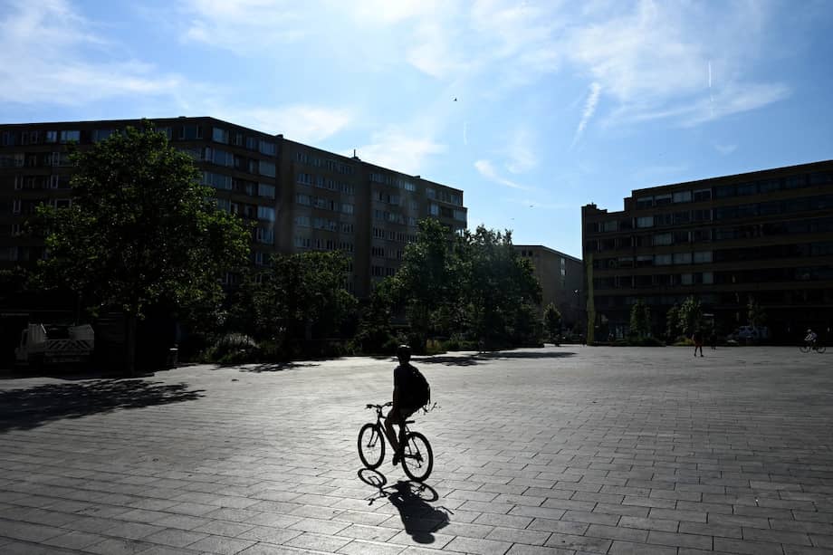 Gran parte de Europa se prepara para que una ola de calor, ya de por sí intensa, se agrave aún más en los próximos días, mientras algunos países adoptan medidas especiales para mitigar sus efectos. /Nicolas TUCAT / AFP
