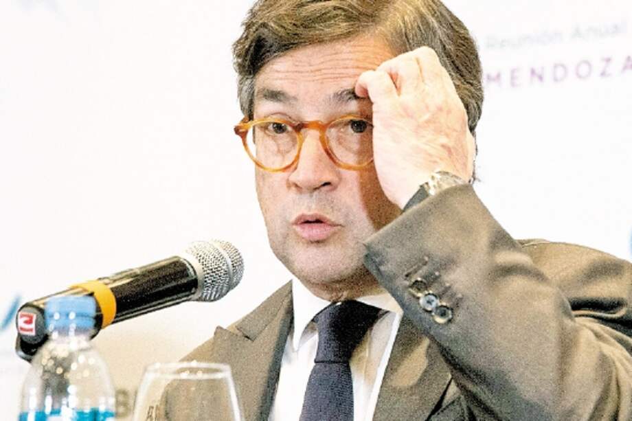 Luis Alberto Moreno fue ministro de Desarrollo Económico de Colombia, embajador de este país en Estados Unidos y presidente del Banco Interamericano de Desarrollo (BID) entre 2005 y 2020.