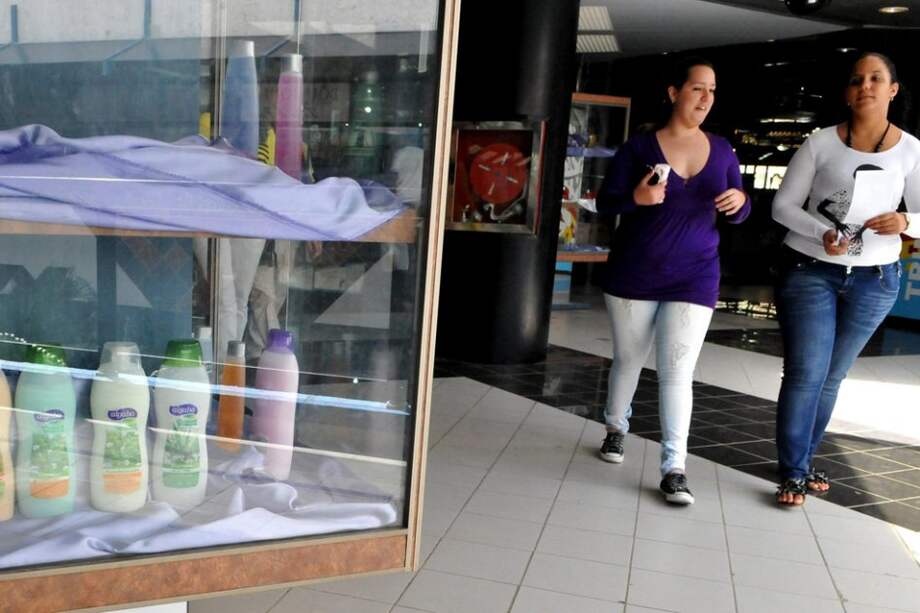 Escasez de productos de higiene personal provoca debate en Cuba