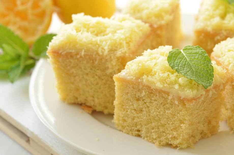 Añade amapola al relleno de esta torta de limón para disfrutar.