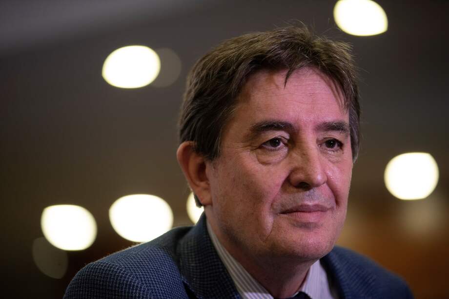 El director del Instituto Cervantes, Luis García Montero, ha instado al mundo académico y político a estar "vigilante" ante la llamada "inteligencia artificial" y a impedir que los "algoritmos" empobrezcan las lenguas y la cultura. EFE/ Joédson Alves