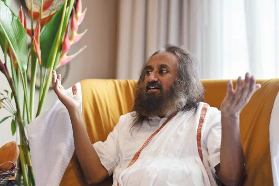Sri Sri Ravi Shankar estuvo esta semana en Colombia y se reunió con varias personalidades políticas del país.