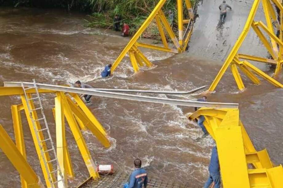 La gobernación de Boyacá señaló que envió equipo de infraestructura a la zona.