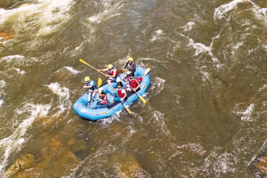 Al Caguán Expeditions, la empresa turística de rafting de la FARC en Caquetá, están vinculados 17 excombatientes, incluidos nueve guías. / Andrés Cardona - Cortesía ONU