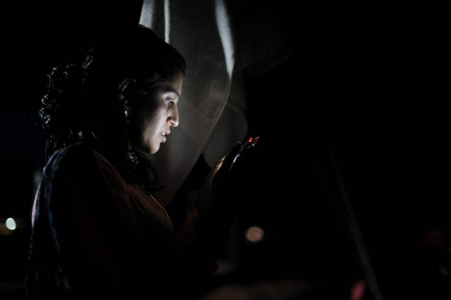 Una excombatiente de las Farc durante la décima conferencia de la guerrilla, la cual se realizó en 2016 en los Llanos del Yarí (Caquetá)./Óscar Pérez.