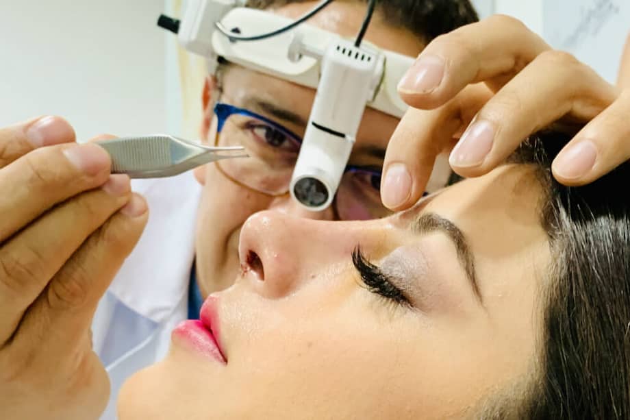 Procedimiento quirúrgico con el Doctor Suárez. / Cortesía