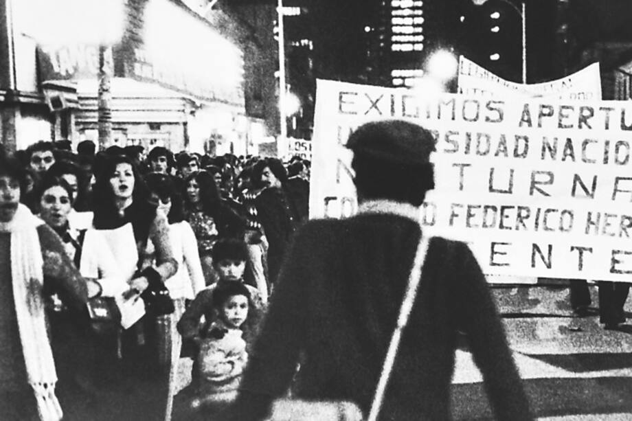 1958 - 1974: Disparos de cámaras en medio del desorden