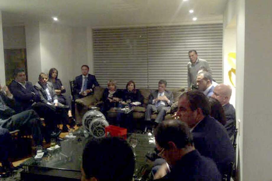 El encuentro del Partido de la U con santos se realizó en la casa de Roy Barreras