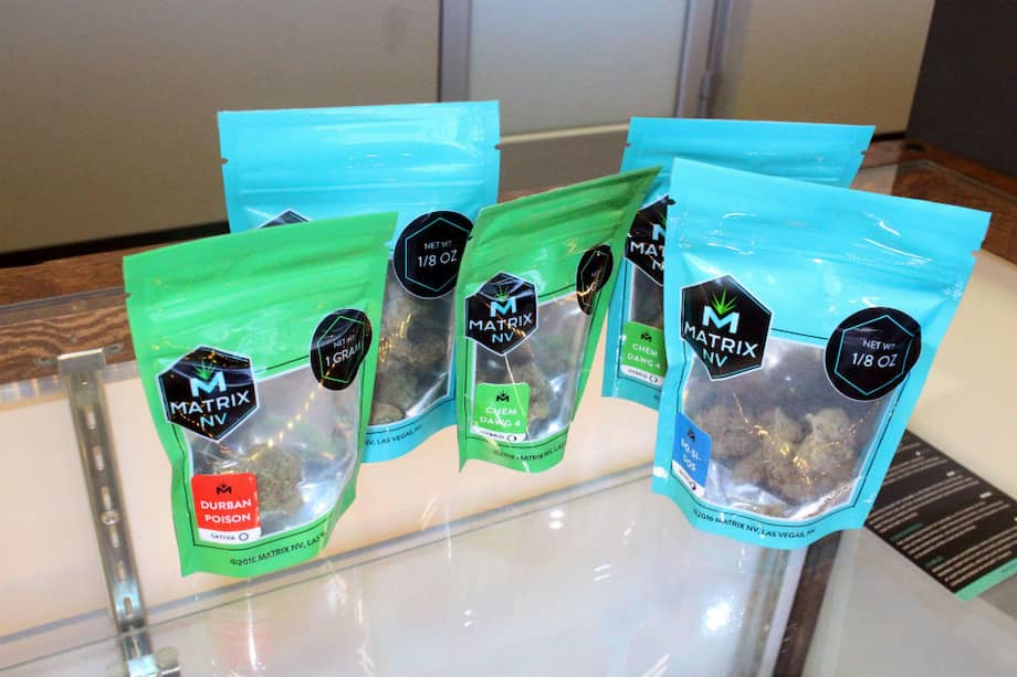 Productos hechos con marihuana. / AFP