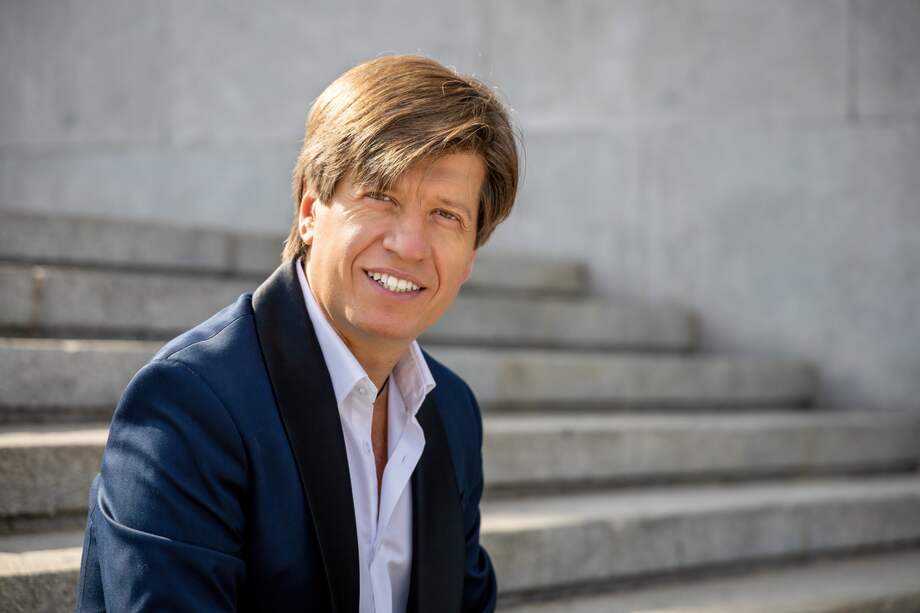 Mario Prisuelos llega al escenario bogotano este jueves para presentar ‘Ricercata: grandes maestros del siglo XX’, con obras de Dmitri Shostakovich, György Ligeti y Karlheinz Stockhausen.