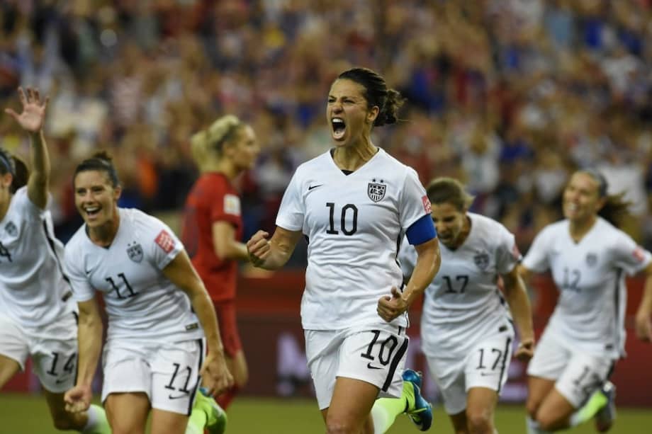 Carli Lloyd, junto al equipo de Estados Unidos, se coronó campeona del Mundial 2015. / EFE